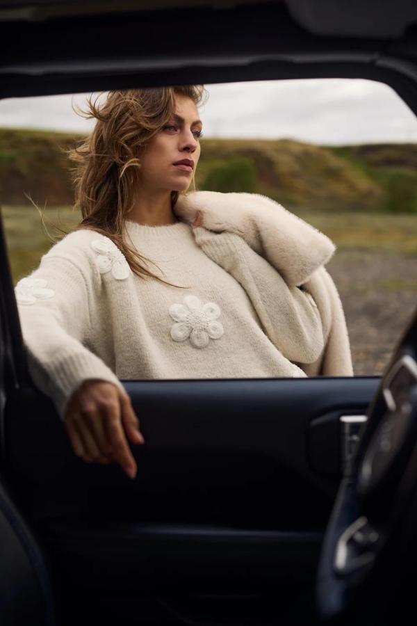 Chiaca_Pullover_Flower_3