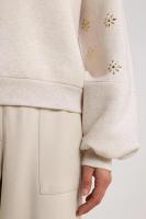 Amadora_Sweater_Flowerstuds_2