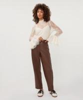 Blouse_trumpet_sleeve_lace
