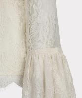 Blouse_trumpet_sleeve_lace_1