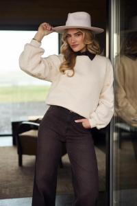 Amadora_Sweater_Flowerstuds_3